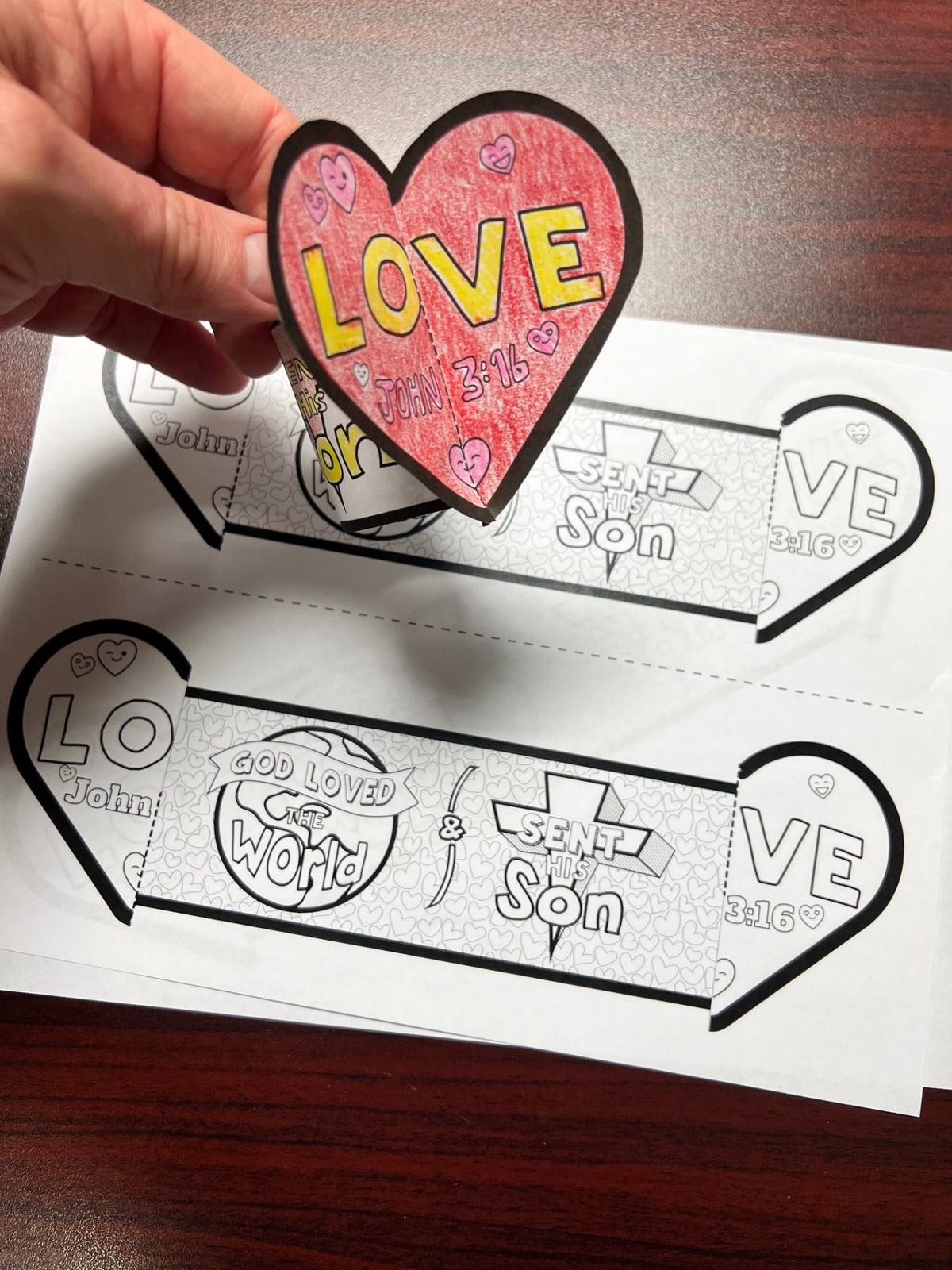 Free Download: Valentine's Bracelet Craft image 4