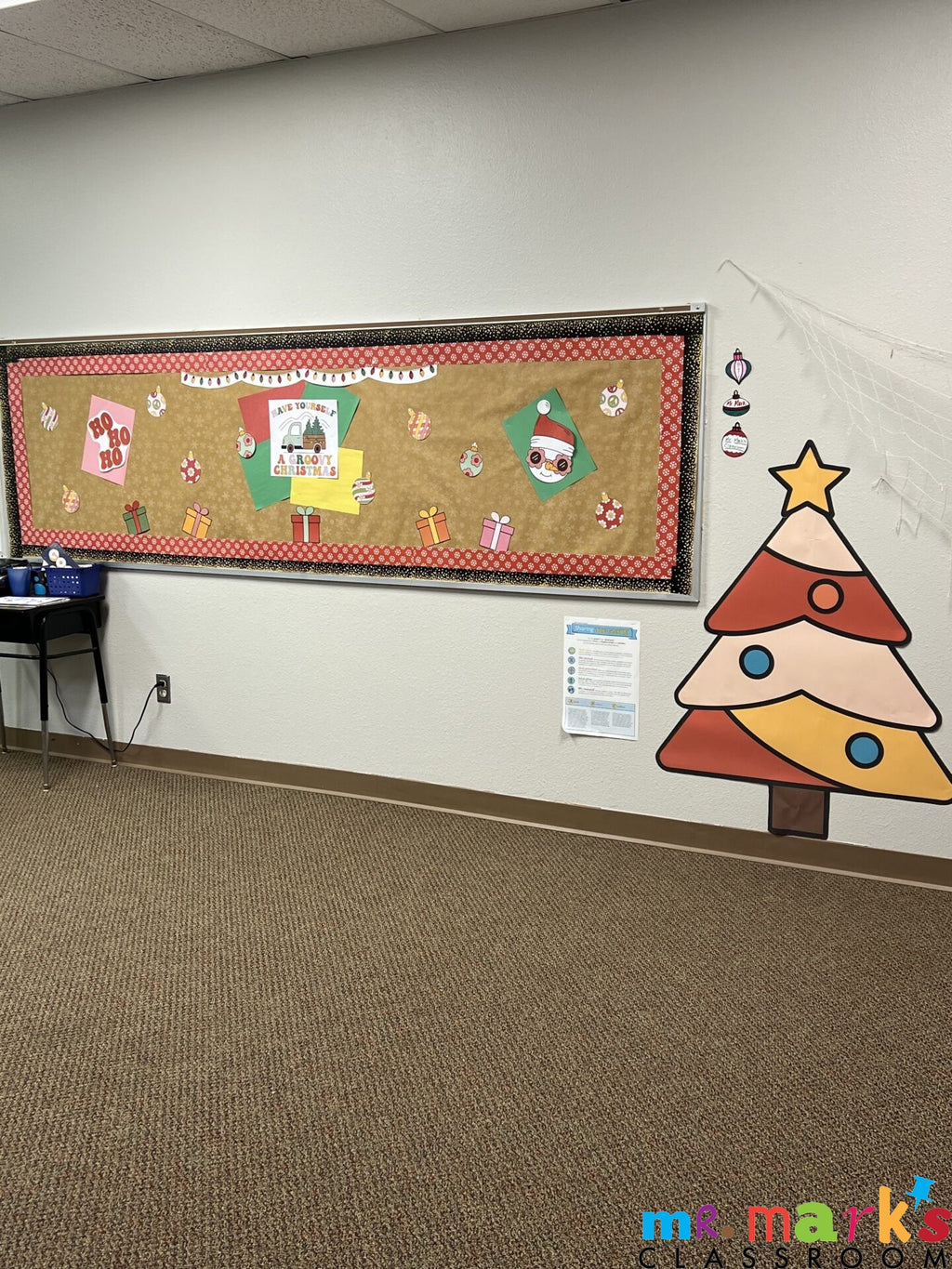 FREE Christmas Bulletin and Door Decorations Downloadable image 1